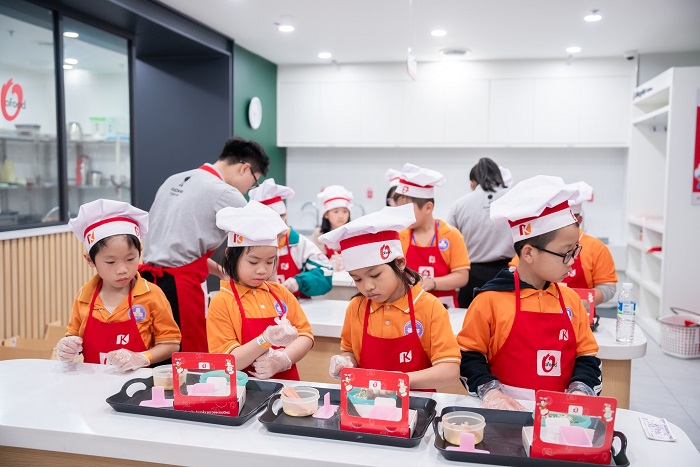 Trải nghiệm nhiều ngành nghề thú vị tại địa điểm đi chơi 1-6 ở Hà Nội Lotte Mall Westlake