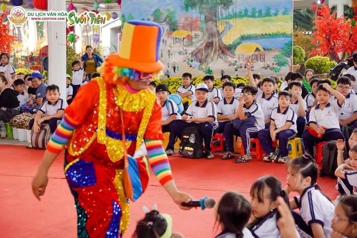 Địa điểm đi chơi 1-6 ở TP HCM - Khu du lịch văn hóa Suối Tiên