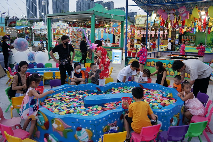 Địa điểm đi chơi 1-6 ở TP HCM - Khu tổ hợp giải trí D-Joy