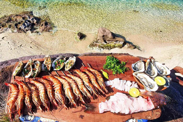 Thưởng thức hải sản ở Hòn Gầm Ghì Phú Quốc 
