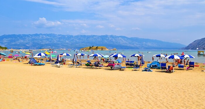 Các bãi biển đẹp nổi tiếng ở Croatia - Rajska Plaža - Đảo Rab