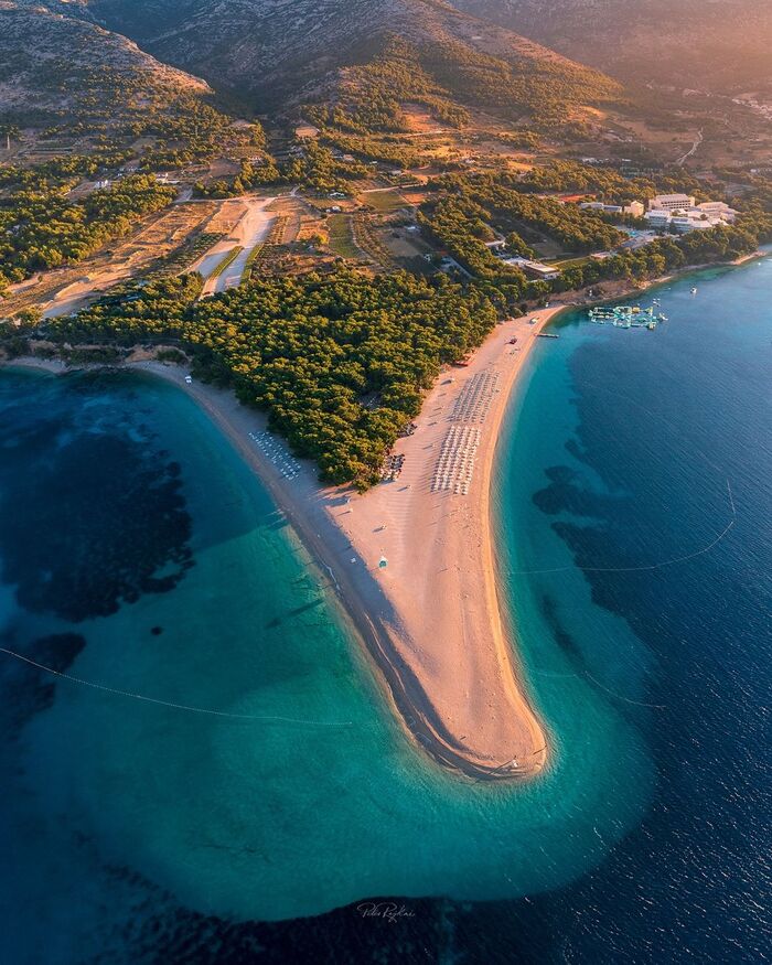  Các bãi biển đẹp nổi tiếng ở Croatia - Zlatni Rat - Đảo Brač