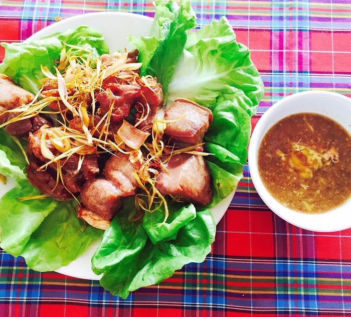 Bê chao Mộc Châu được chế biến từ thịt bê tươi ngon