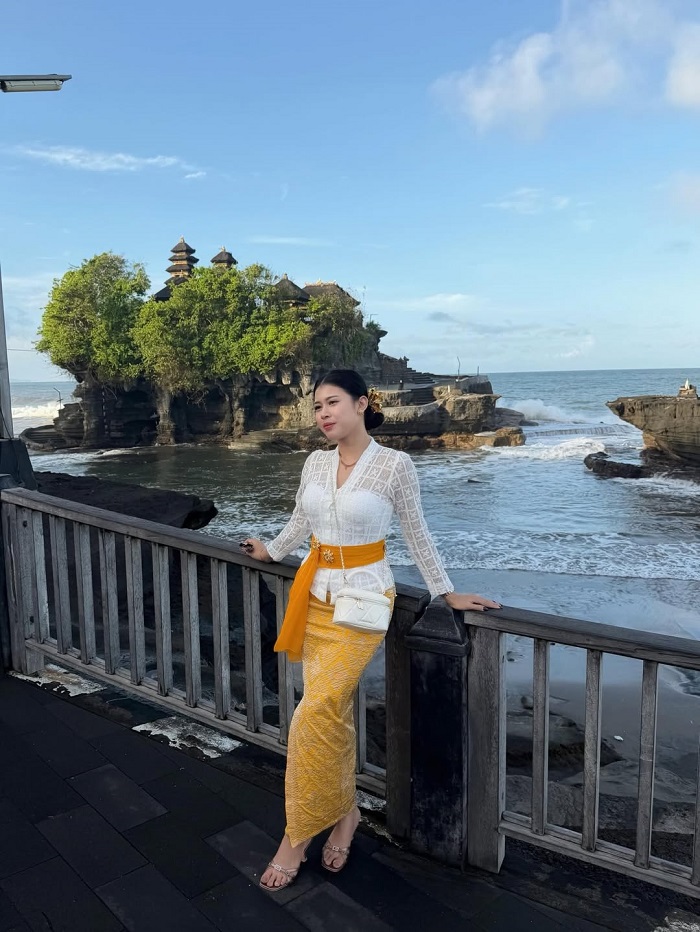 Đền Tanah Lot Bali thu hút nhiều du khách