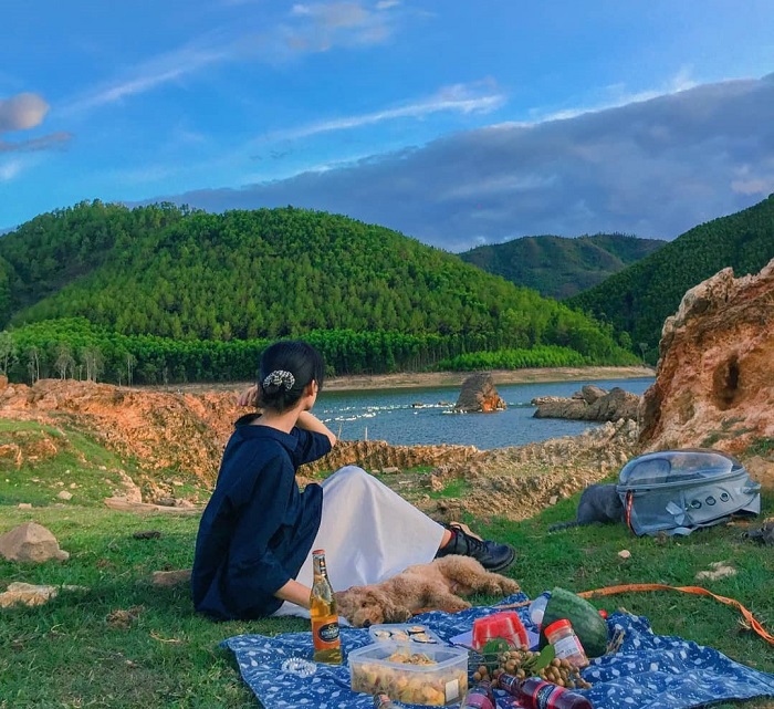 điểm cắm trại ở Huế chill chill tại Hồ Khe Ngang