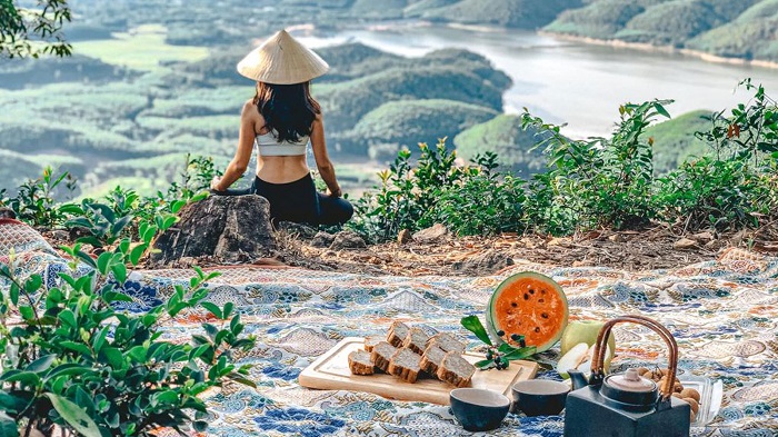 Tổ chức cắm trại trên đỉnh Hòn Vượn thì còn gì bằng điểm cắm trại ở Huế 