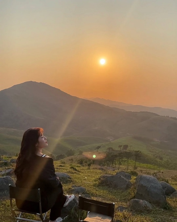 Đỉnh Bình Hương Quảng Ninh vào một chiều hoàng hôn
