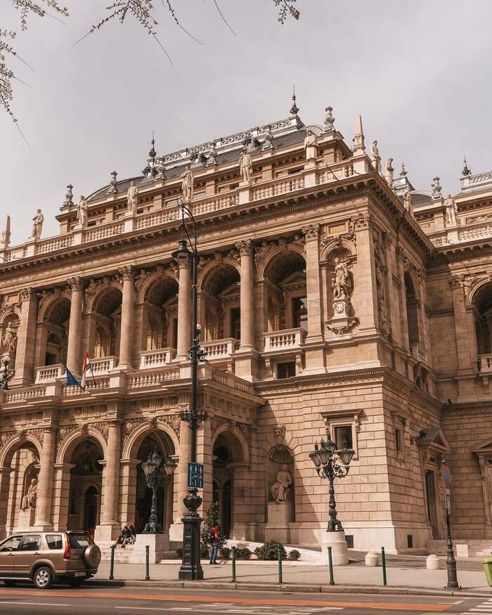 Kinh nghiệm du lịch Budapest Hungary - Nhà hát Opera Quốc gia Hungary 