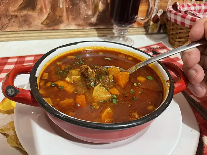 Kinh nghiệm du lịch Budapest Hungary - Khám phá ẩm thực