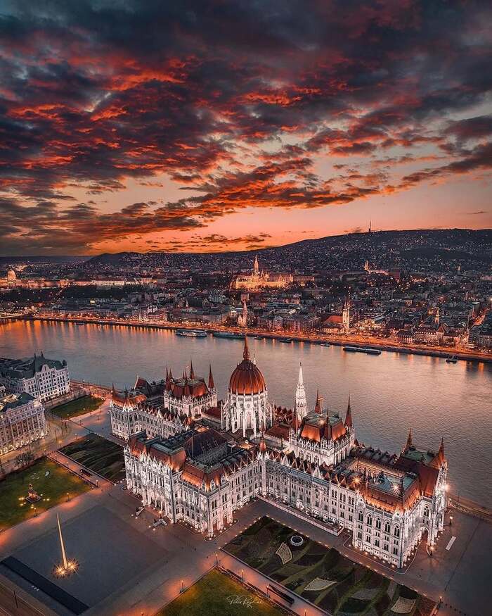 Kinh nghiệm du lịch Budapest Hungary - Ghé thăm Tòa nhà Quốc hội Hungary