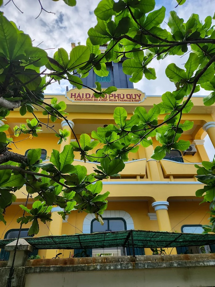 Kinh nghiệm du lịch đảo Phú Quý từ Hà Nội hải đăng Phú Quý thu hút khách du lịch