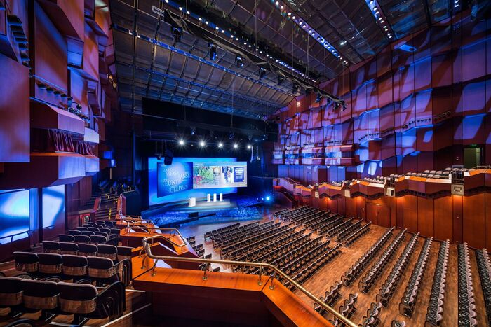 Kinh nghiệm du lịch Frankfurt Đức – Ghé thăm Nhà hát kịch Opera Frankfurt