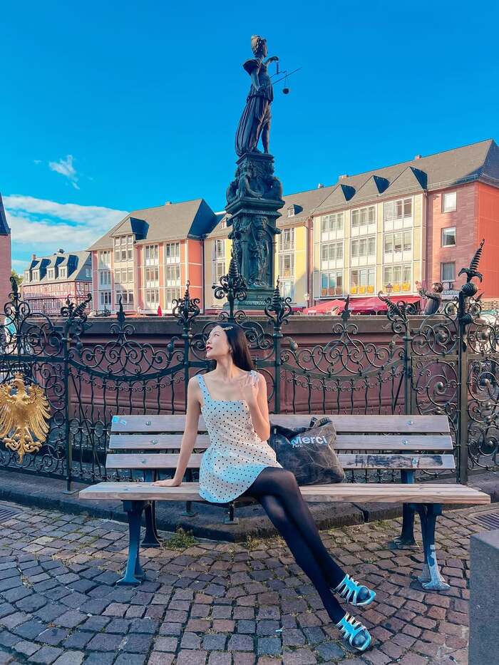 Kinh nghiệm du lịch Frankfurt Đức – Ghé thăm Quảng trường Romerberg