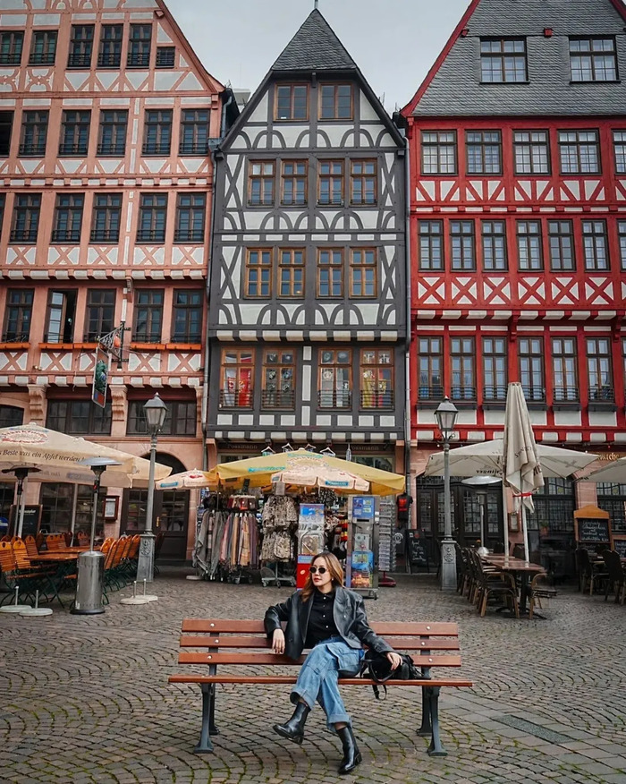 Kinh nghiệm du lịch Frankfurt Đức – Ghé thăm Quảng trường Romerberg