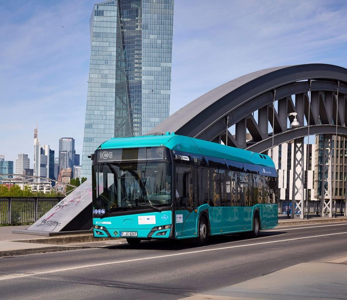 Kinh nghiệm du lịch Frankfurt Đức – Phương tiện di chuyển là xe bus