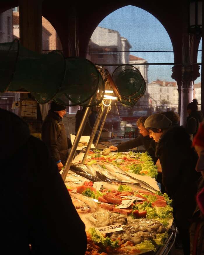 Kinh nghiệm du lịch Venice Italy - Khám phá Chợ Rialto