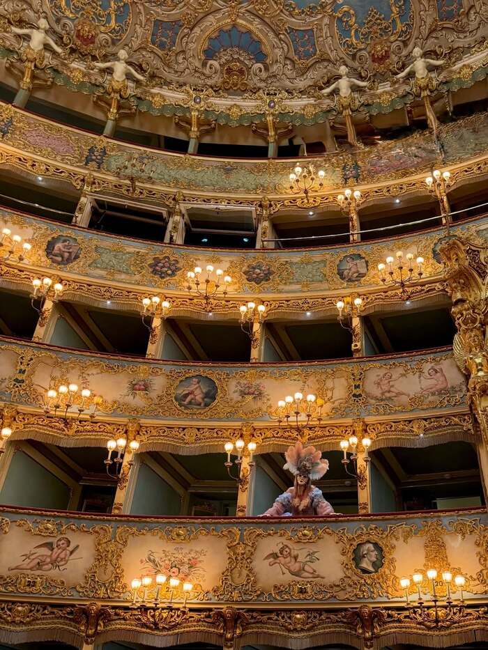 Kinh nghiệm du lịch Venice Italy - Khám phá Nhà hát Opera Fenice