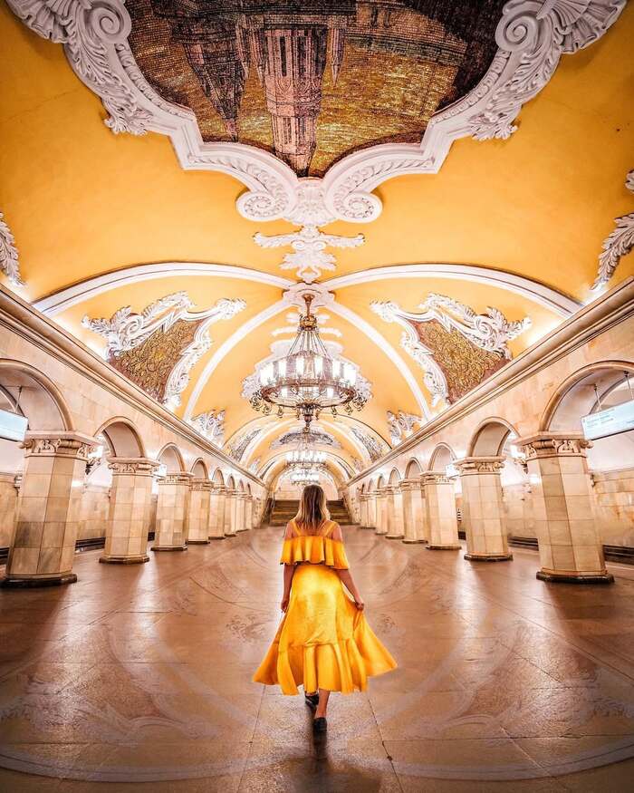 Các nhà ga tàu điện ngầm đẹp nhất ở Moscow Nga - Ga Komsomolskaya