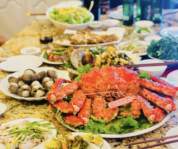 Tới ngay quán hải sản ngon ở Hạ Long thôi nào
