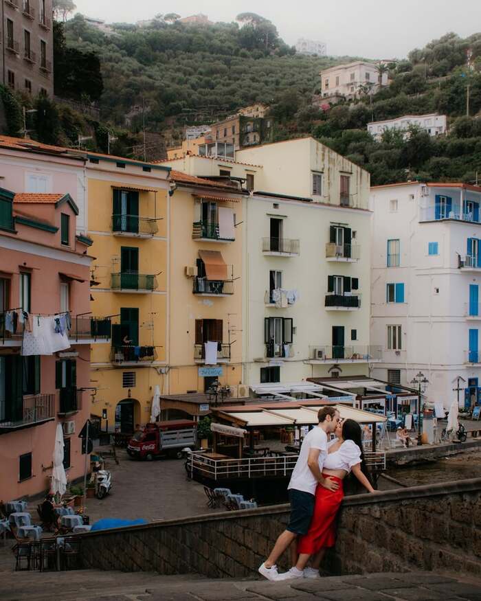 Các địa điểm du lịch nổi tiếng ở thành phố Sorrento Ý - Làng chài Marina Grande