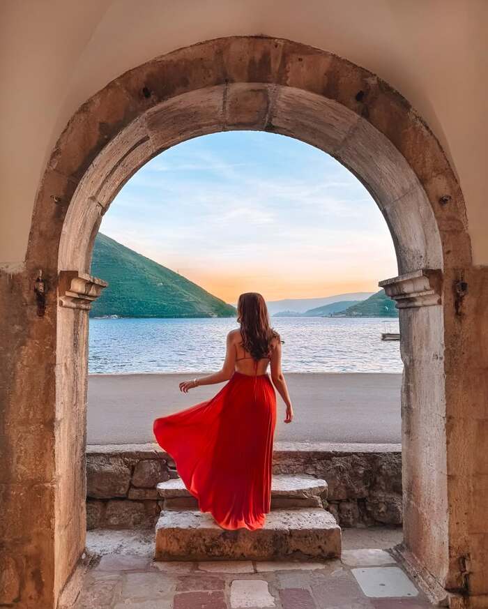 thời điểm du lịch thị trấn Perast Montenegro là tháng 5 - tháng 9