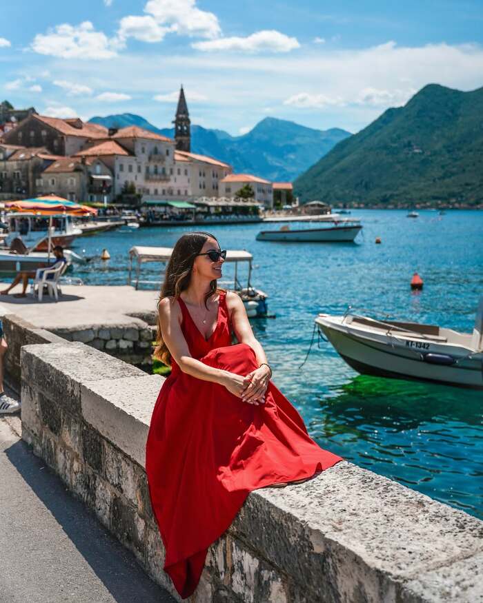 Các hoạt động du lịch ở thị trấn Perast Montenegro - Tham quan phố cổ