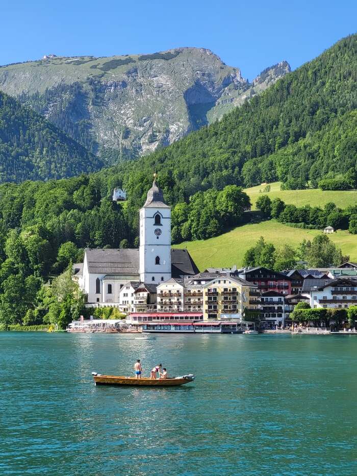 Thị trấn St. Wolfgang Áo nằm bên hồ Wolfgangsee thơ mộng