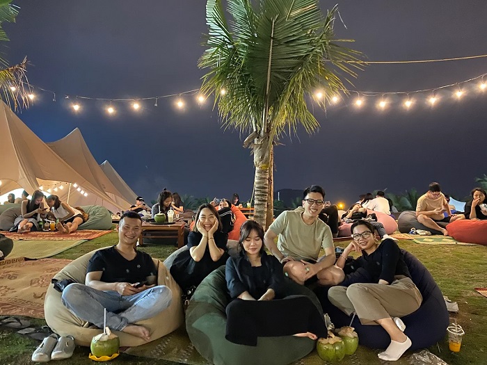 Camping xuyên đêm với Thung lũng hoa Hồ Tây