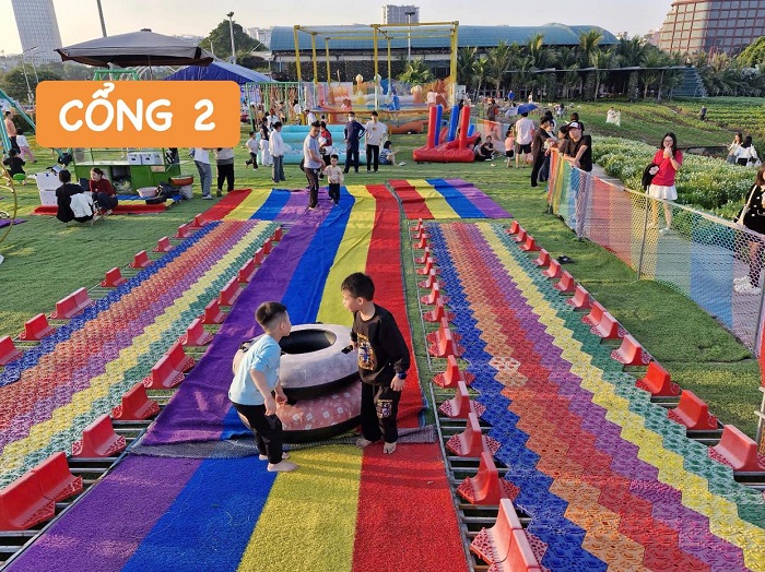 Tha hồ vui chơi ở Thung lũng hoa Hồ Tây