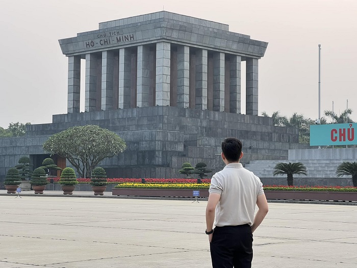 Nhất định phải ghé Lăng Bác trong chuyến vi vu Thung lũng hoa Hồ Tây 