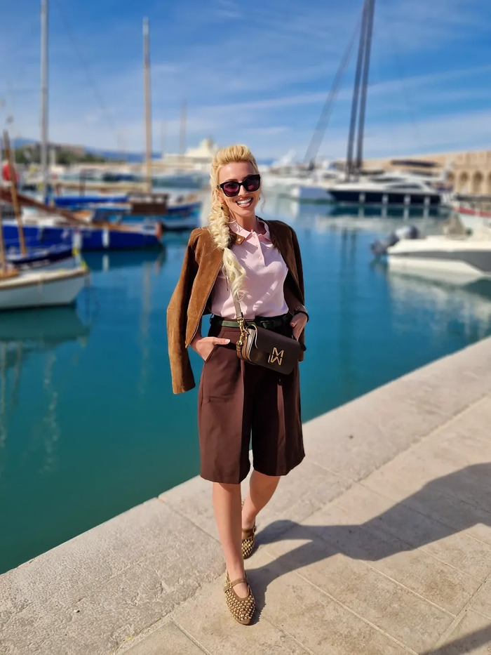 Các địa điểm du lịch nổi tiếng tại vùng biển Côte d'Azur Pháp - Thị trấn Antibes