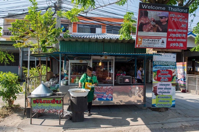 Món gà nướng mặt trời - Câu trả lời thú vị cho 'Ăn gì ở Thái Lan'