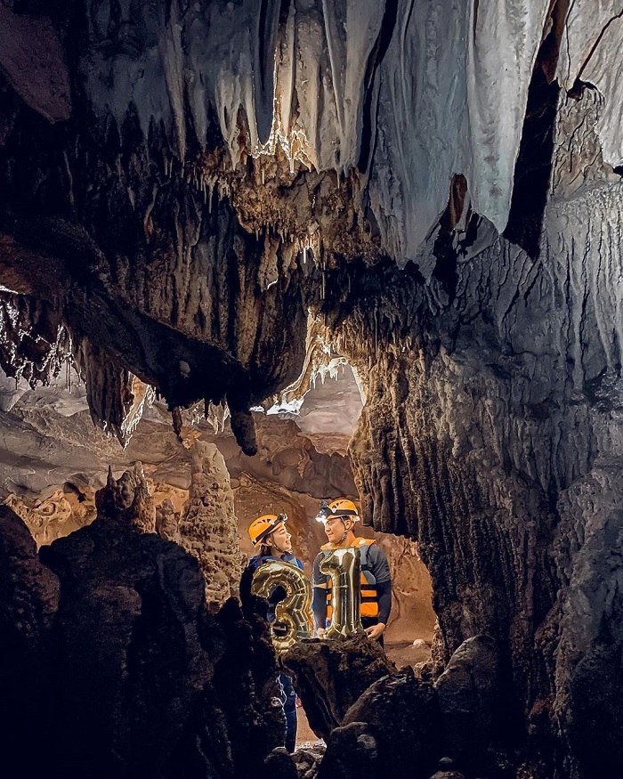 Băng Di dành 3 ngày trekking khám phá hang động Quảng Bình 