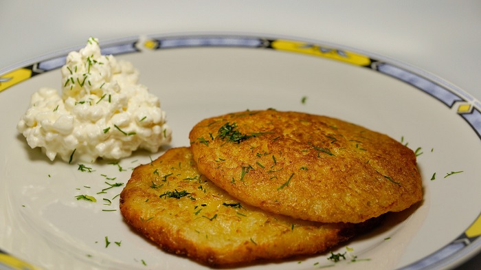 ẩm thực Ukraine với món bánh kếp khoai tây 