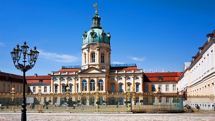 cung điện Charlottenburg được xây dựng từ thế kỷ