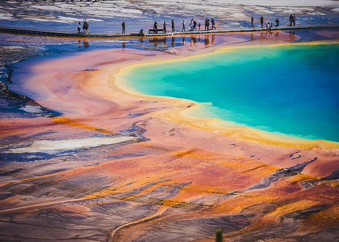 Vườn quốc gia yellowstone- điểm đến du lịch Mỹ vào mùa hè