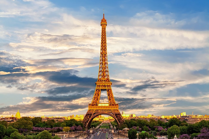 Tháp Eiffel điểm đến du lịch Pháp