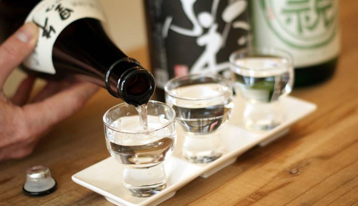 Nhâm nhi rượu sake trong chuyến khám phá Yokohama 
