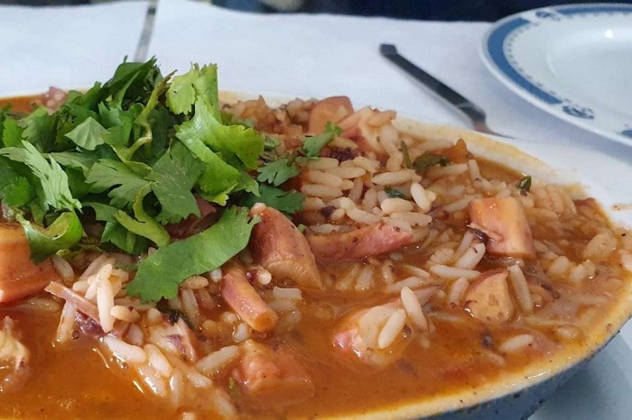 Arroz de Polvo (cơm bạch tuộc) là một món cơm rất phổ biến trong ẩm thực Bồ Đào Nha nói riêng và ẩm thực thế giới nói chung
