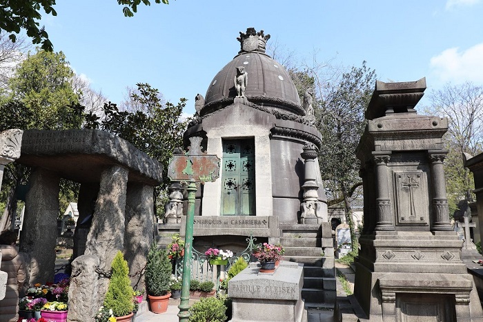 nghĩa trang Pere Lachaise là nghĩa trang đẹp nhất thế giới