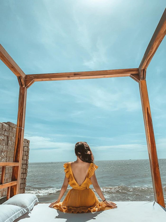 Đến với Chameleon Beach Bar Phan Thiết để ngắm hoàng hôn biển siêu lãng mạn, ‘chill’ quên sầu