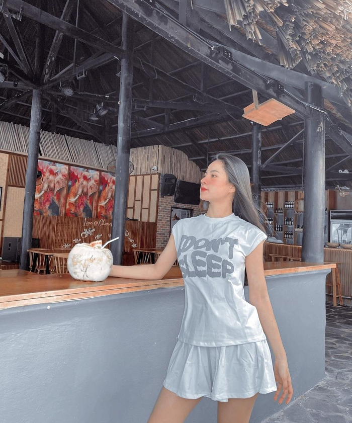 Đến với Chameleon Beach Bar Phan Thiết để ngắm hoàng hôn biển siêu lãng mạn, ‘chill’ quên sầu
