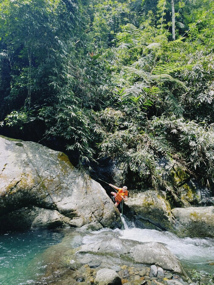 Trekking Suối Cửa Tử - Chinh phục con suối hot nhất dịp hè 2022