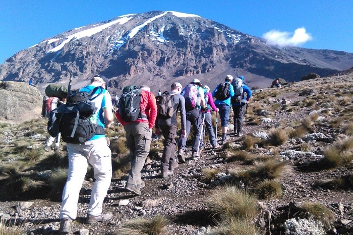 Kinh nghiệm chinh phục núi lửa Kilimanjaro: Chuẩn bị tốt về thể chất