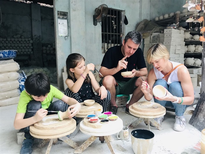 Ghé làng gốm Vân Sơn trải nghiệm nhiều điều thú vị sau chuyến đi Làng nghề chiếu cói Hoài Châu Bắc