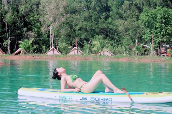 Du lịch mùa hè ở Tây Ninh chèo SUP  ở hồ Dầu Tiếng