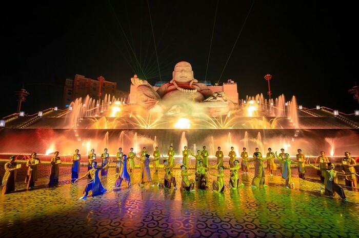 hoạt động du lịch ở núi Bà Đen Tây Ninh - Xem biểu diễn show nhạc nước hiện đại