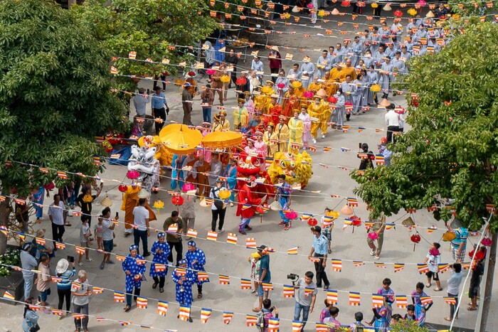 hoạt động du lịch ở núi Bà Đen Tây Ninh - Hòa vào bầu không khí lễ hội sôi động