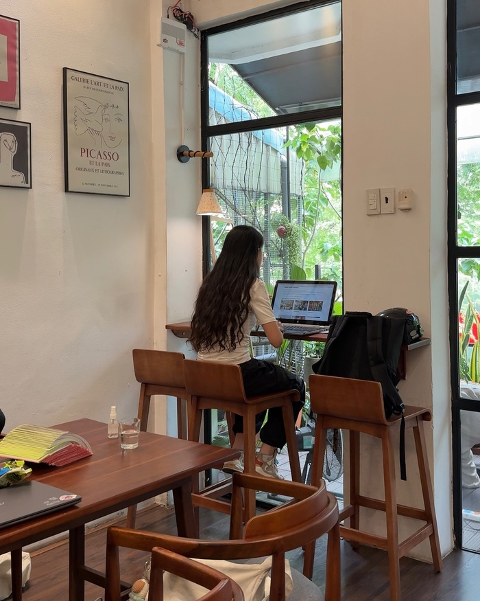 quán study cafe ở quận 1 Hoff Coffee Brewers có nhiều không gian riêng tư