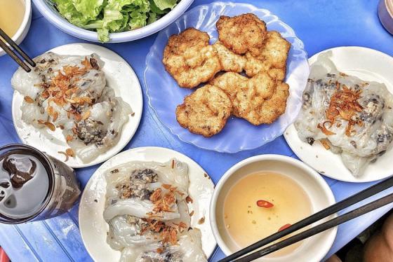 Bánh cuốn chả mực Hạ Long: Món ăn danh bất hư truyền của thành phố biển